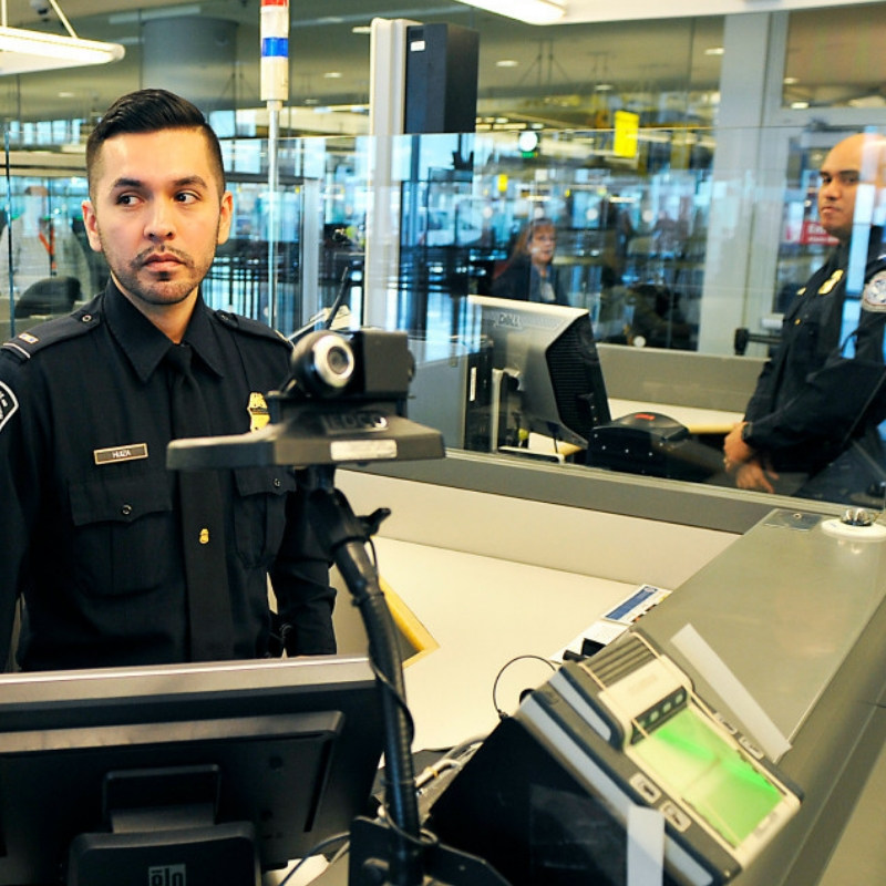 ��������ѧ���õ�˫��֤�Ӽ����һ�ܿ������